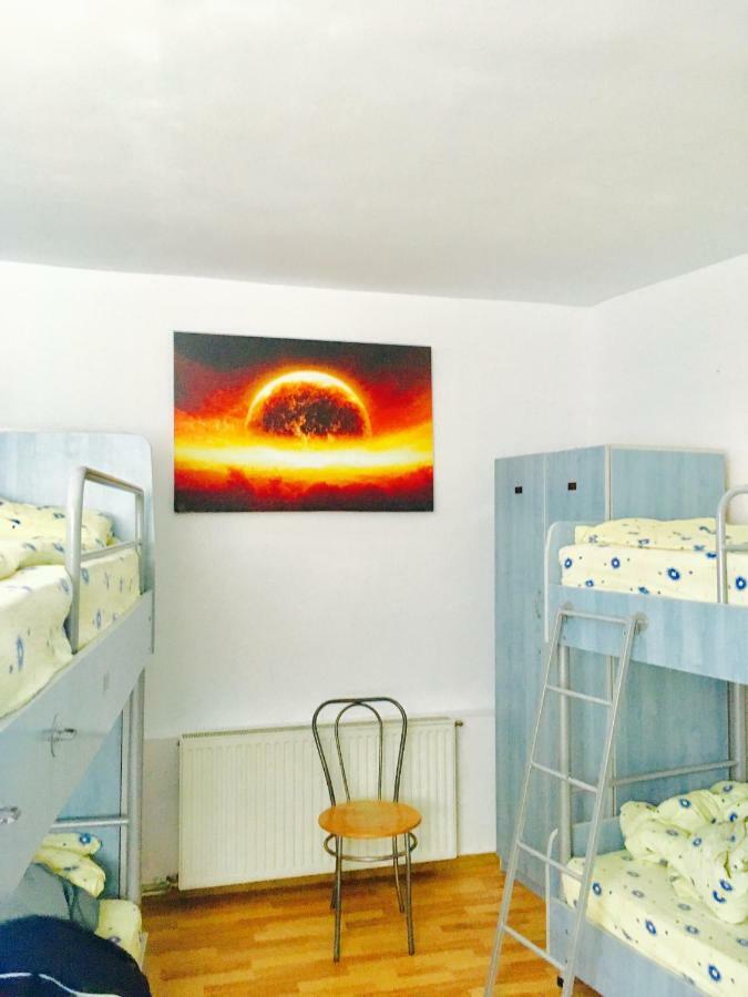 Rolling Stone Hostel Braşov Exterior foto