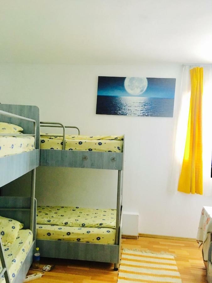 Rolling Stone Hostel Braşov Exterior foto